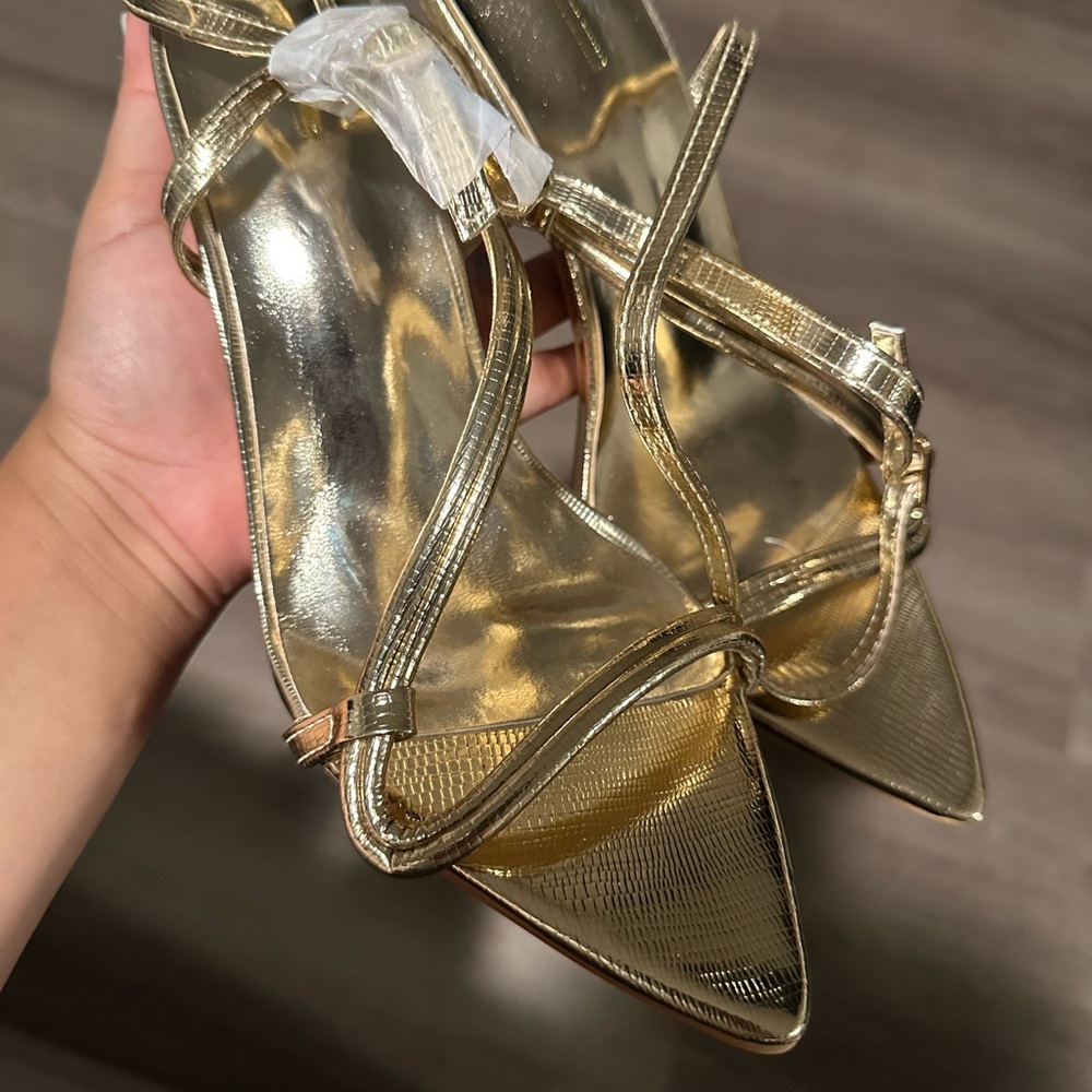 BRAND NEW GOLD HEELS